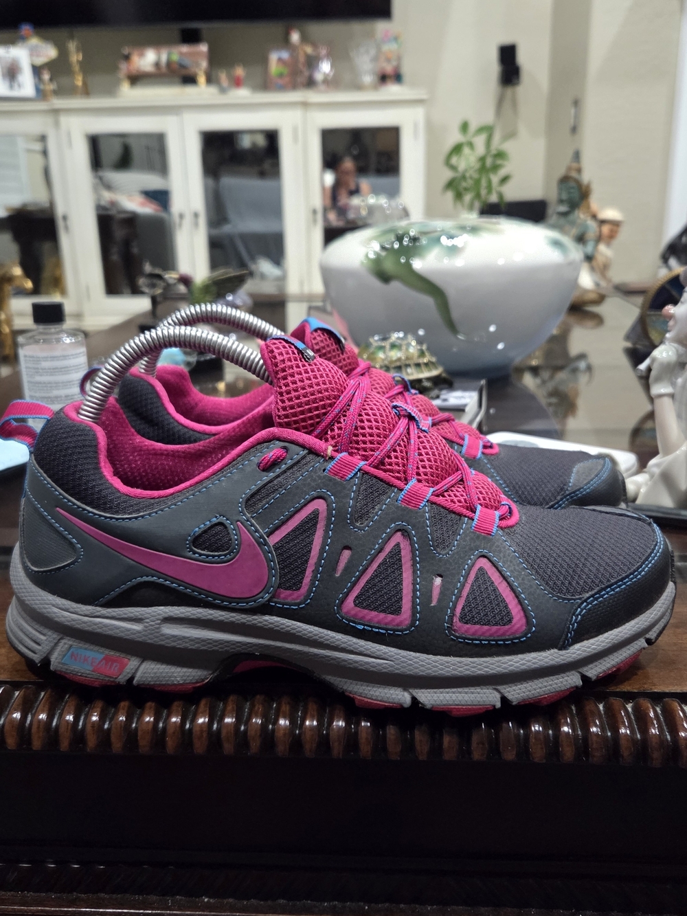 Nike Alvord 10 Trail Women's Gray and Hot Pink Athletic Running Shoes